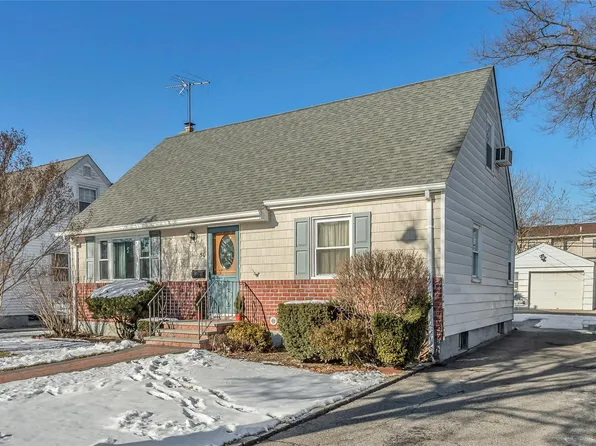 50 Rhodes Drive, New Hyde Park, NY 11040