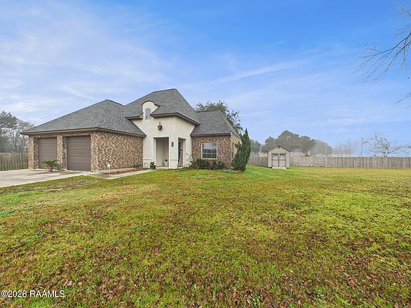 2nd image of 307 & 305 Oakview Dr