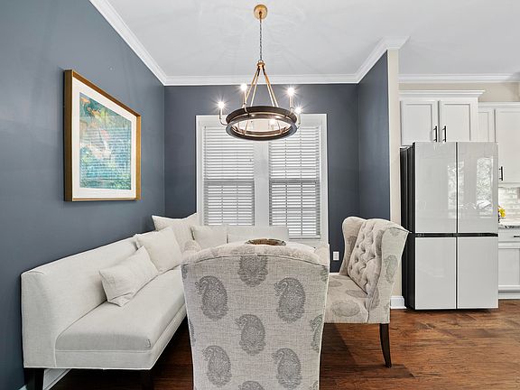 4th image of 926 Regency Cottage Pl