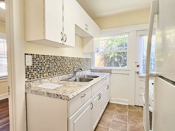 5th image of 4617 Park Blvd #1/2