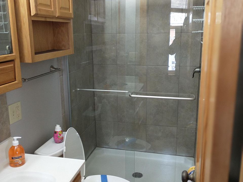 2nd image of 471 Locust St #1/2