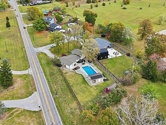 5th image of 9166 Auburn Rd