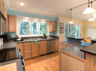 618 Bloomfield Rd, Traverse City, MI 49686