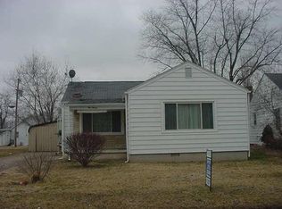 411 Schumaker St, Carmi, IL 62821