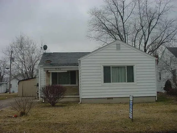 411 Schumaker St, Carmi, IL 62821