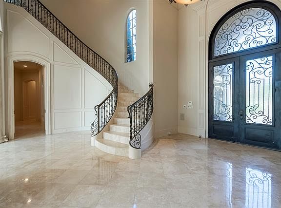 4th image of 4901 Buena Vista Dr