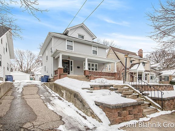2nd image of 358 Glenhaven Ave NW