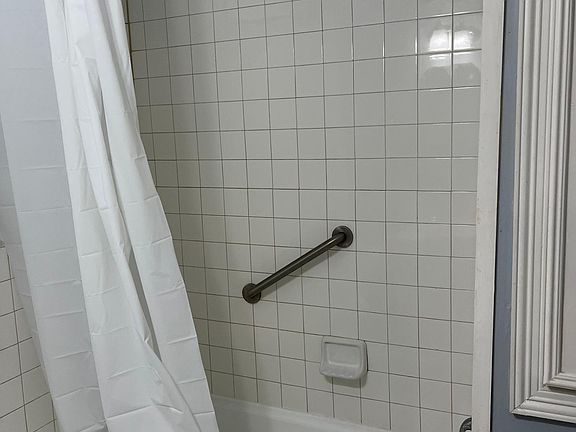 4th image of 2419 Woodhead St APT 1