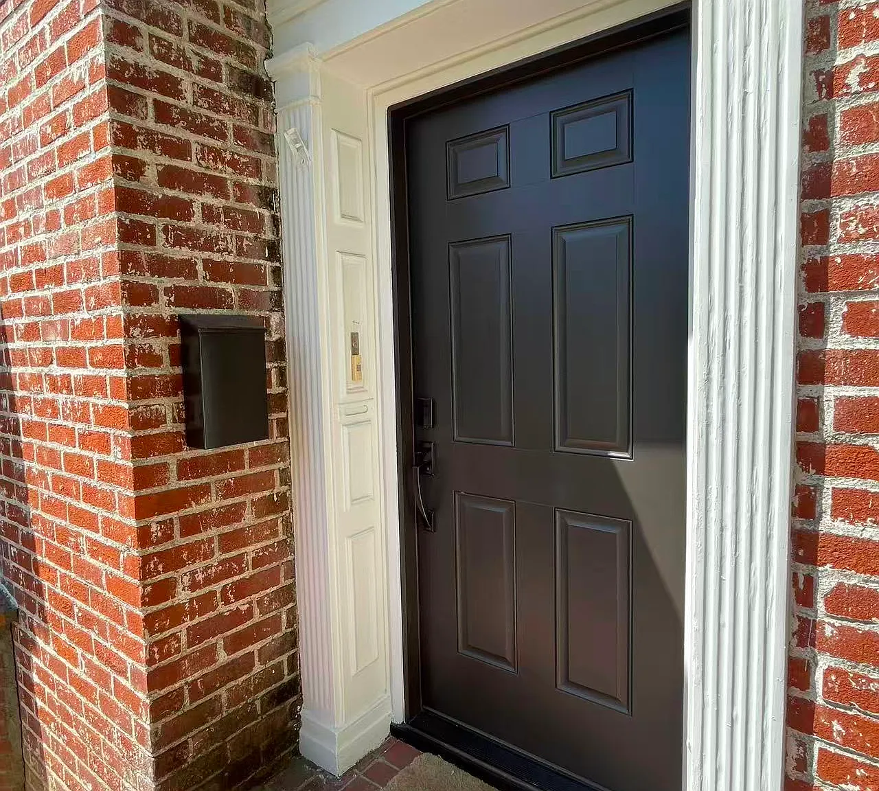 4 bed, 2.5 bath, 2715 sqft, $6,600 — Photo 2