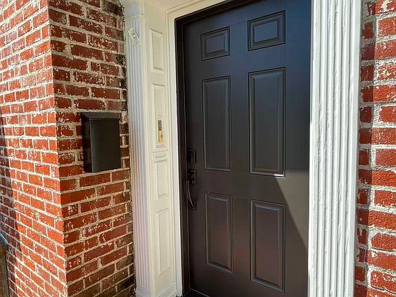 2nd image of 1625 Westhaven Rd