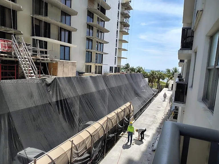 6039 Collins Ave #407 — Photo 18
