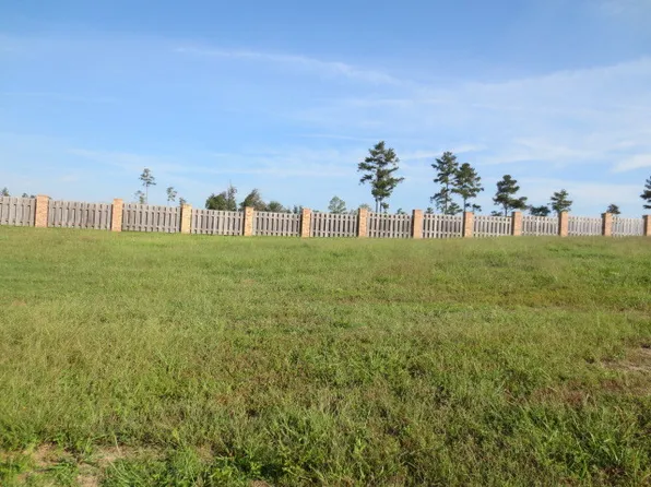 32 Highland Village Dr, Ellisville, MS 39437