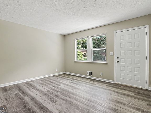 5th image of 2541 Kelly Lake Dr