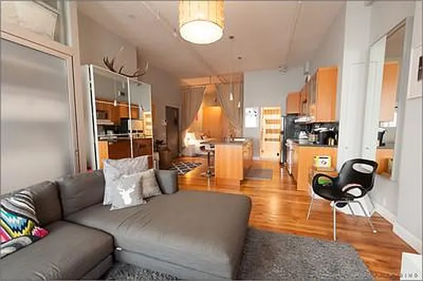 Sold by Bank Neary | media 27