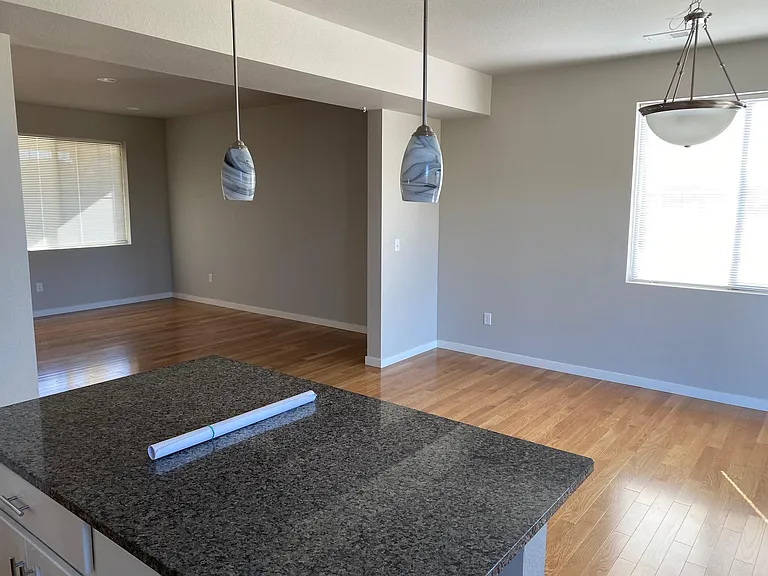 2102 Lager St — Photo 6
