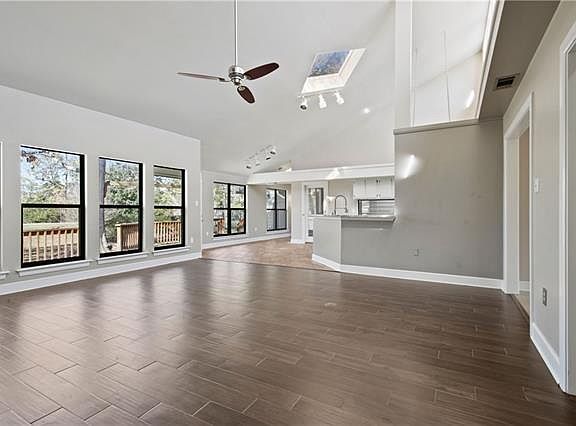 5th image of 17 Colony Trail Dr
