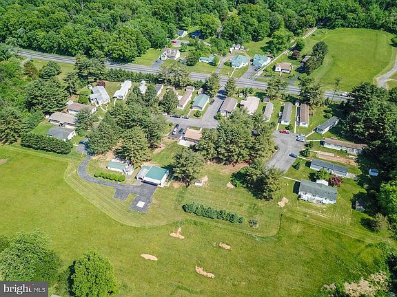 3rd image of 4104 Conowingo Rd