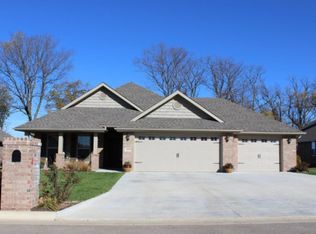 1643 Donna Ruth Pl, Webb City, MO 64870