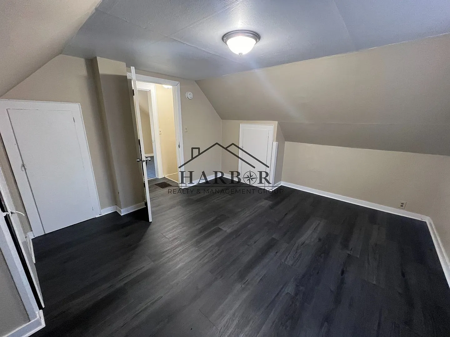 1/2 Off first full month of rent! — Photo 2