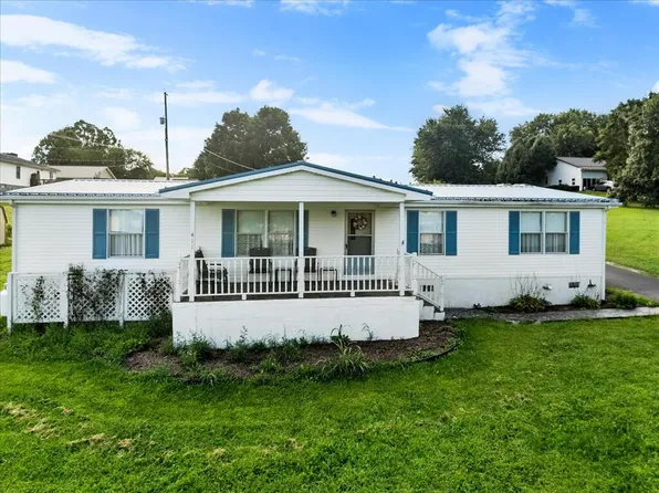 411 Chinquapin Ave, Rural Retreat, VA 24368