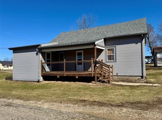 1914 Summit St, Marshalltown, IA 50158