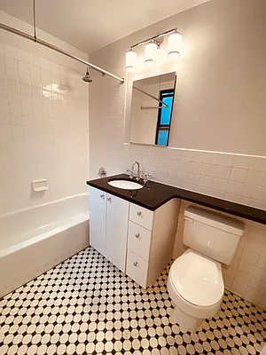 Rented by Metropolis Real Estate of Manhattan | media 34