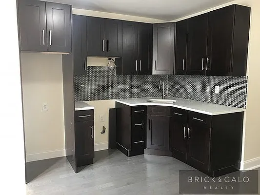 Rented by BRICK & GALO REALTY CORP | media 9