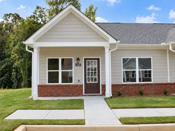 701 Pondview Ct, Cornelia, GA