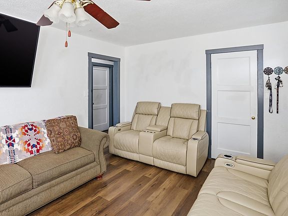 4th image of 966 30th St