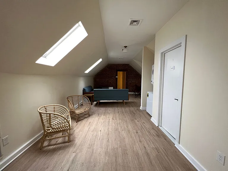 420 Whitney Ave — Photo 23