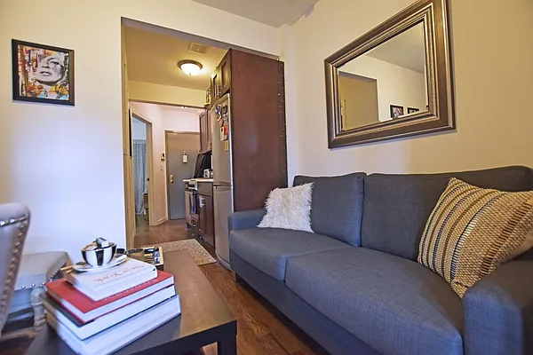 Rented by REAL New York | media 23