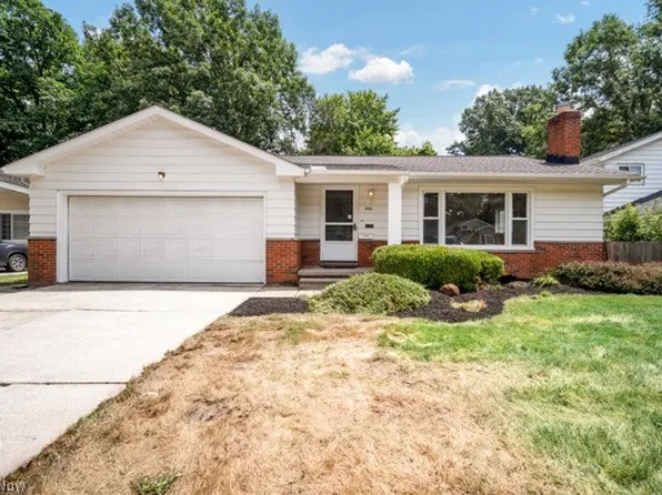 6591 Edgemoor Ave, Solon, OH 44139