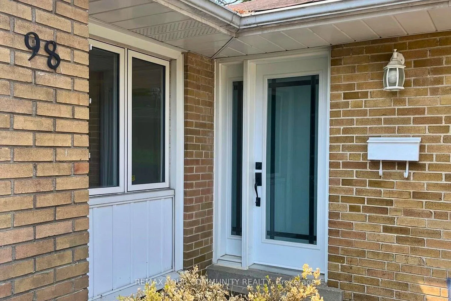 3 bed, $2,975 — Photo 2