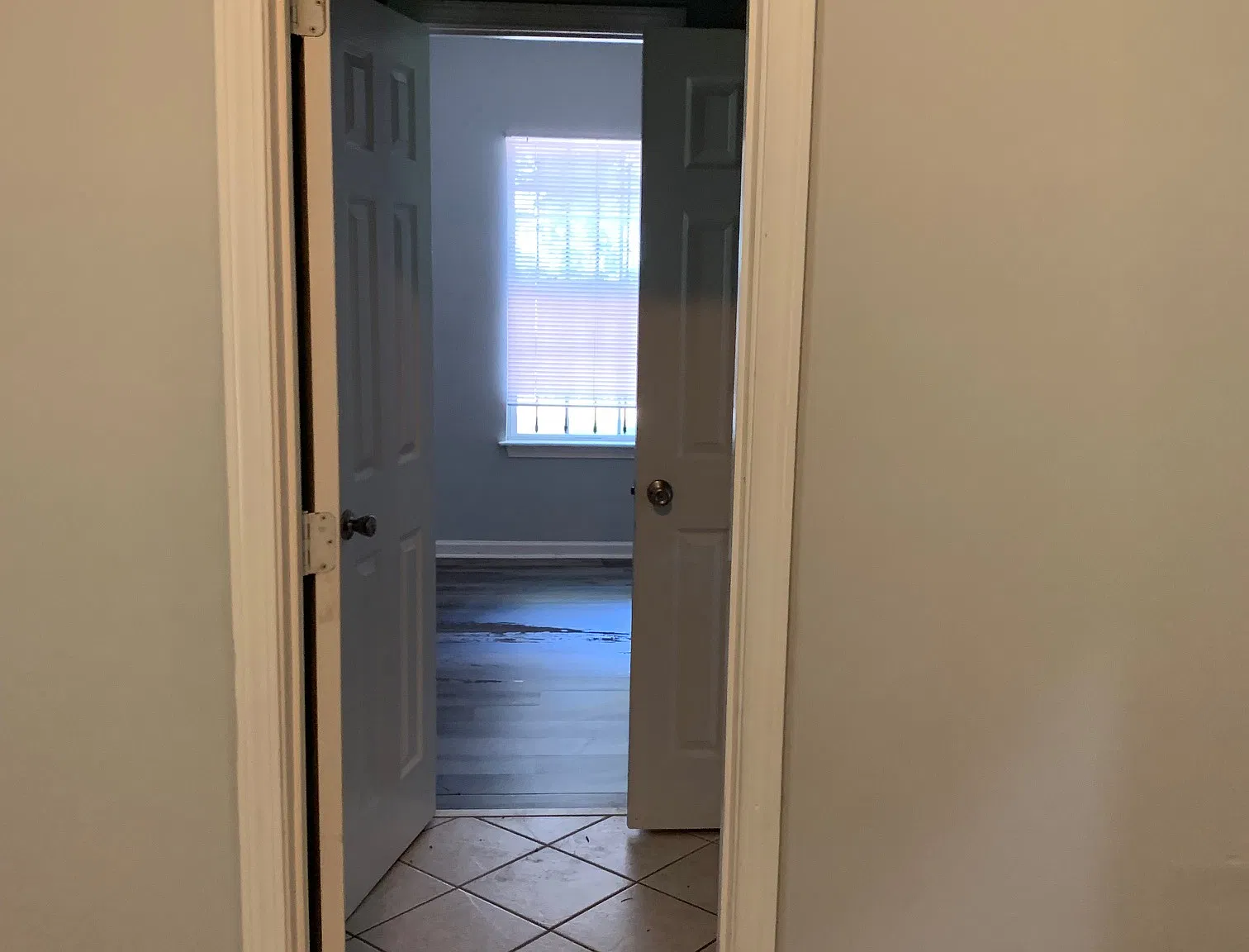 4 bed, 1176 sqft, $2,400 — Photo 4