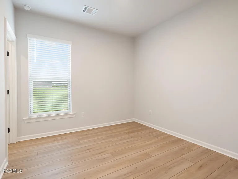 101 Bexley Ct — Photo 12