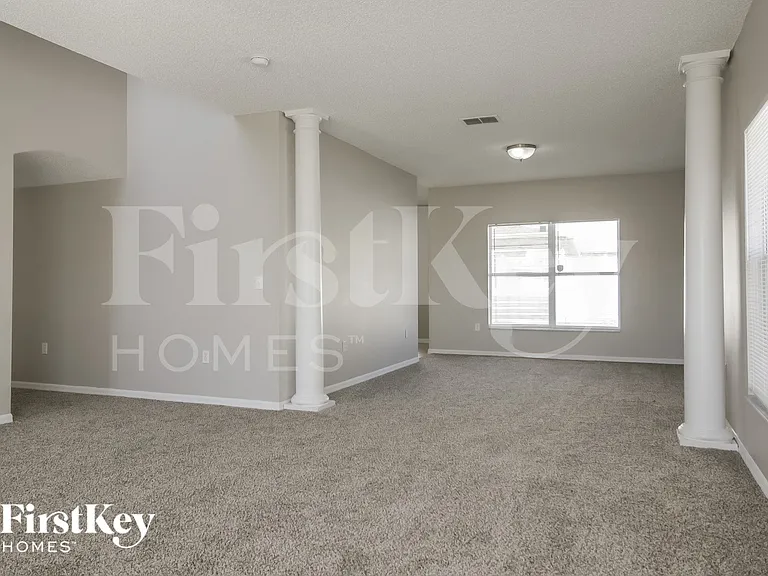 556 Big Sioux Ct — Photo 2