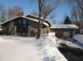 4816 96th St W, Bloomington, MN 55437