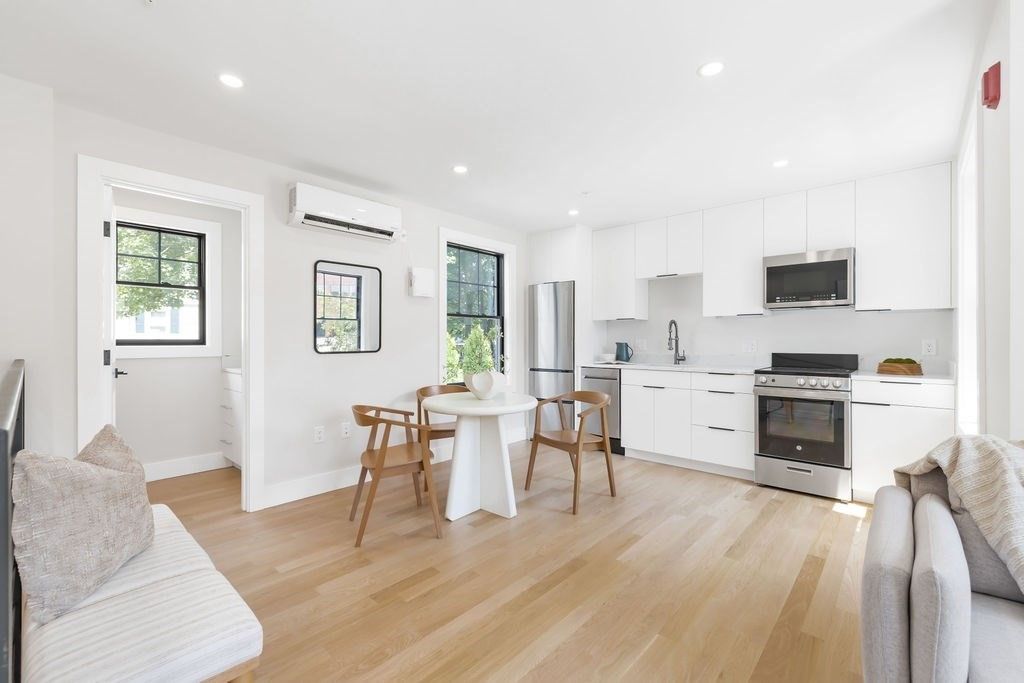 43 Crafts St, Newton, MA - View 4