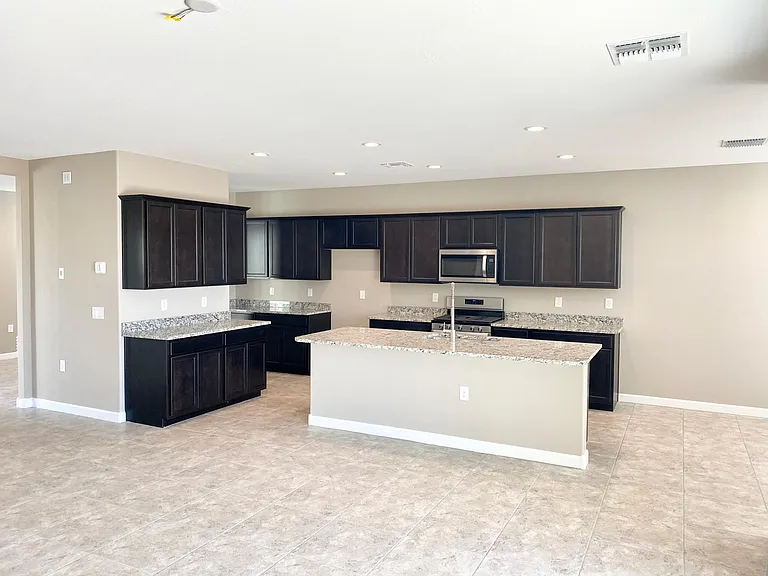 30069 W Clarendon Ave — Photo 7