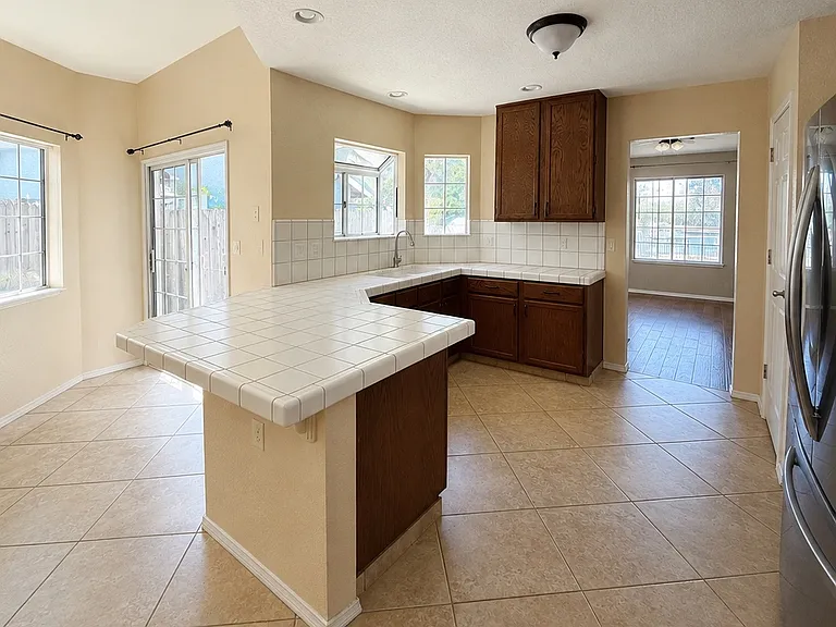 9328 Laguna Lake Way — Photo 9