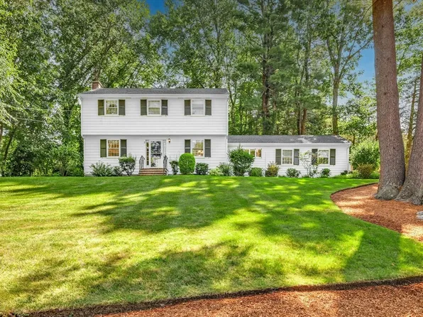 7 Temple Ter, Bedford, MA 01730