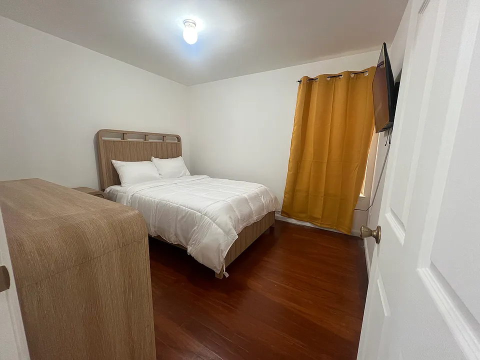 53 S 2nd St #1