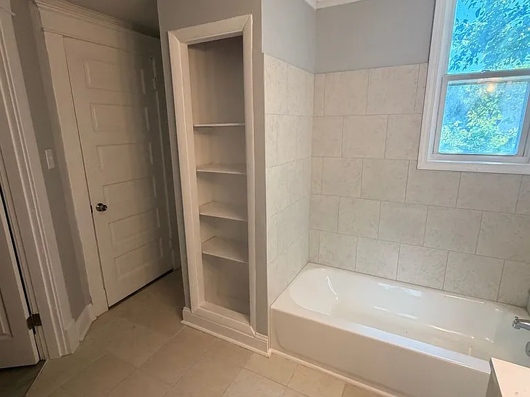 4140 W Broadway — Photo 21