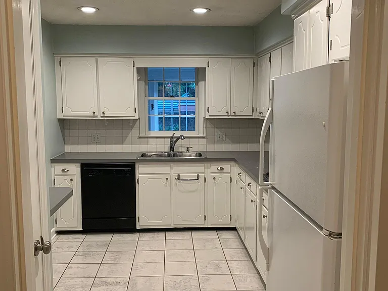 2920 Northbridge Rd — Photo 9