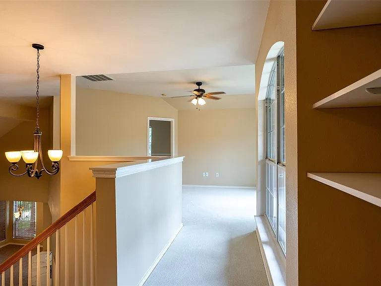 1106 Camden Cv — Photo 15