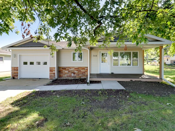 308 S West St, Hudson, IL 61748