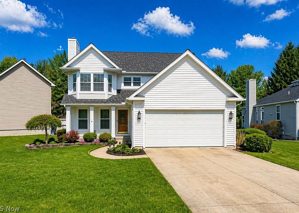 1st image of 104 Woodbridge Xing