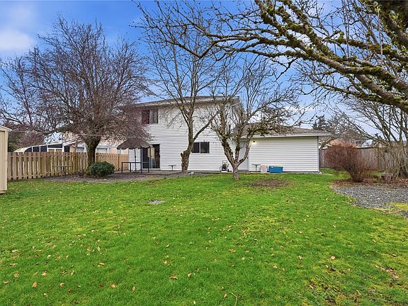 3rd image of 2829 Pickford Rd