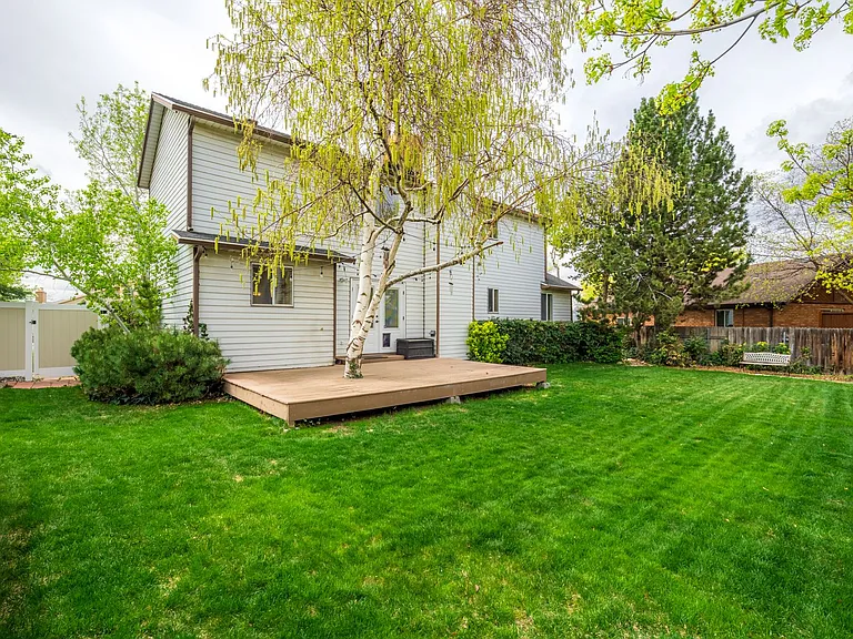 1649 E Michael Way — Photo 9