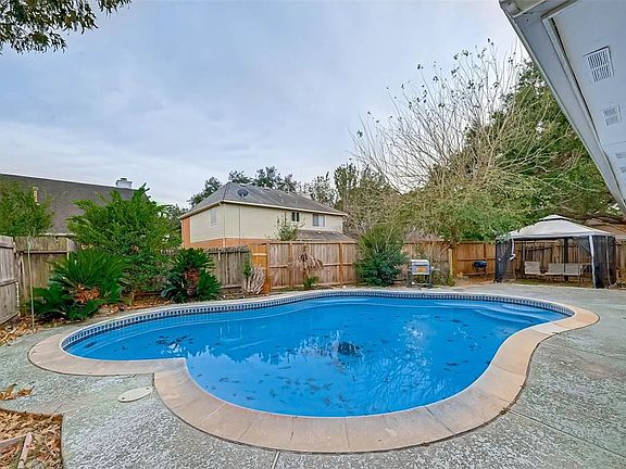 2nd image of 20503 Big Wells Dr